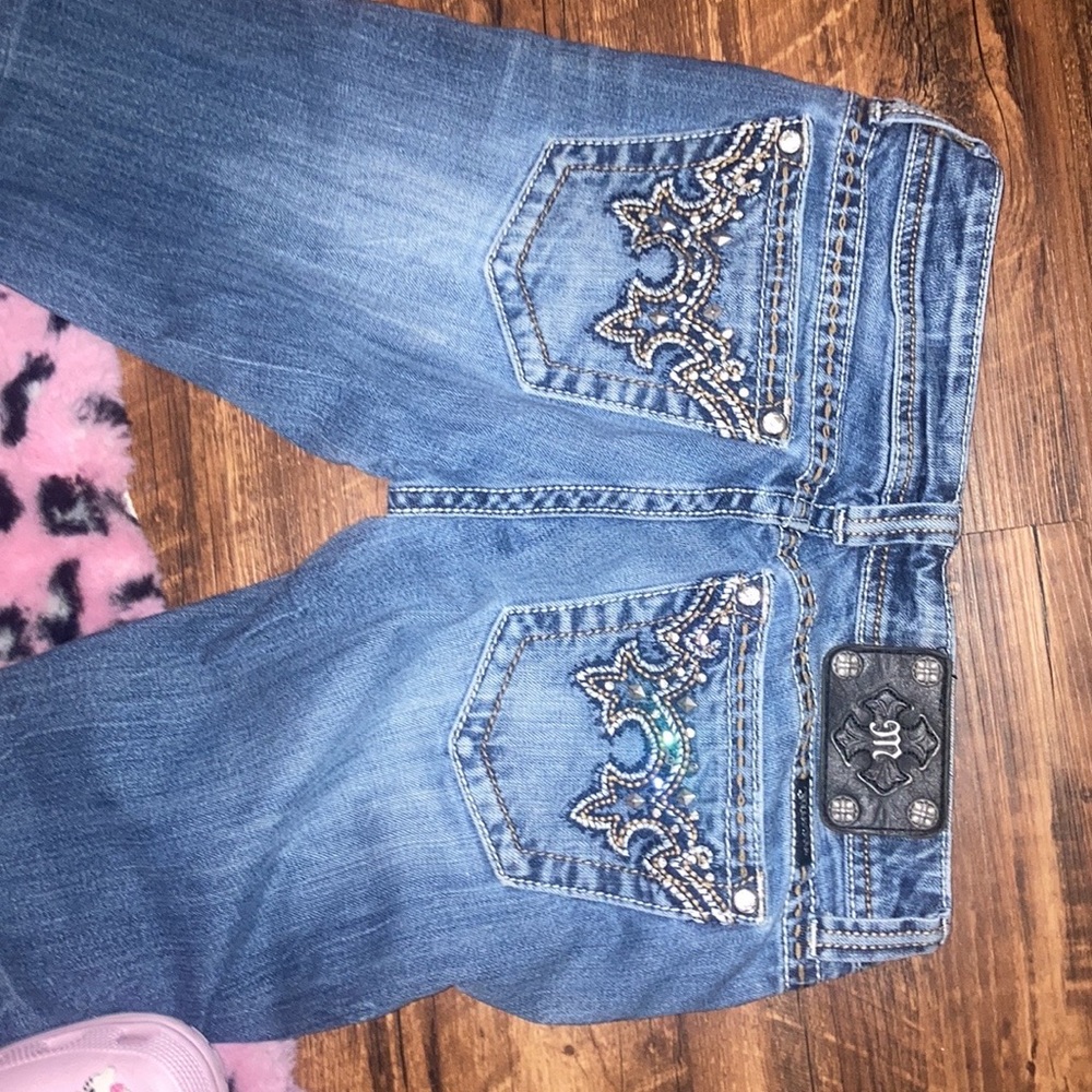 Nice miss me jeans size 27. Great condition